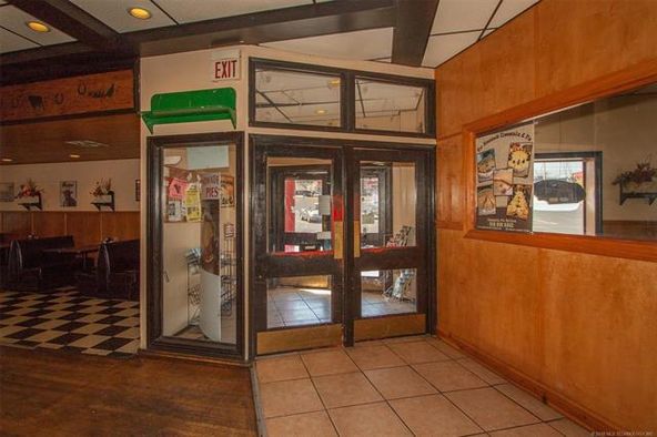 1905 S Sheridan Rd, Tulsa, OK 74112